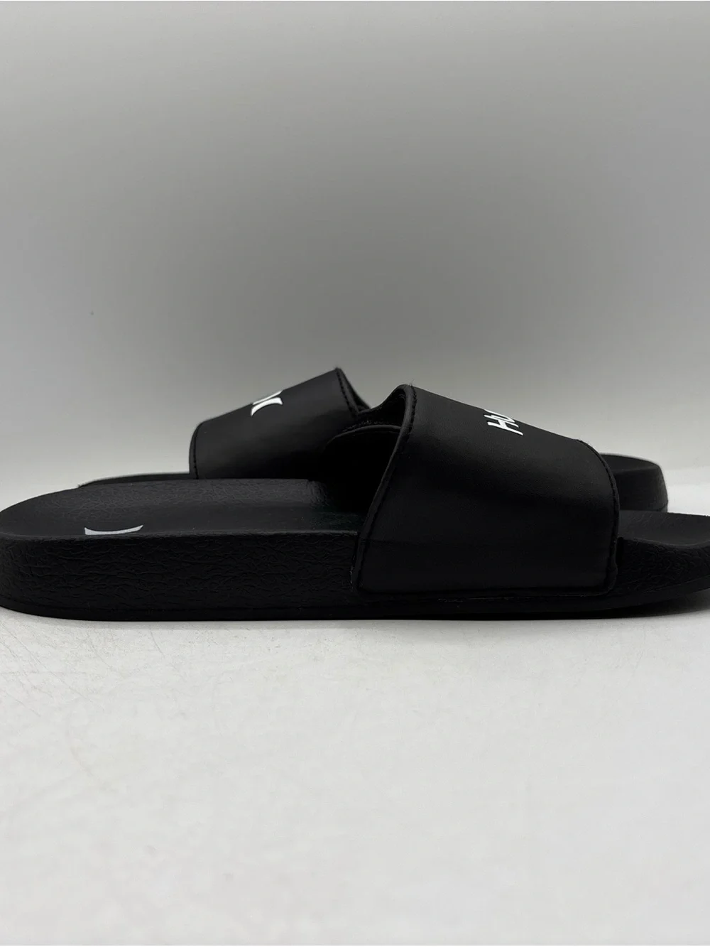 Hurley NAIA-V Sport Slides Black Adjustable Velcro Strap Sandals Youth Size 5